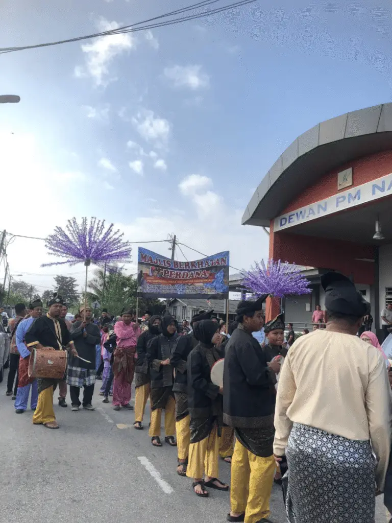 Program komuniti klinik tuah