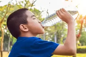 Cara jaga Sunat Clamp Klinik Tuah dengan minum air secukupnya